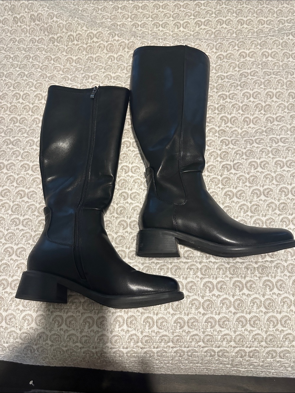 Classic Black Leather Knee-High Boots - Women's Stylish Riding Boot